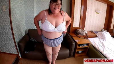 ပိန်လှီသော ဂျပန်မိခင်သည် သူမ၏ ကြီးမားသော နို့သီးများကို ပြသပြီး လိင်အရုပ်ကို နှစ်သက်သည်။ အသက် 51 နှစ်အရွယ် အာရှမိခင်တစ်ဦးသည် သူမ၏ လိင်ပိုင်းဆိုင်ရာ အတွေ့အကြုံကို ပြောပြသည်။ Yukiko 1 OSAKAPORN ဖက်တီးစက်